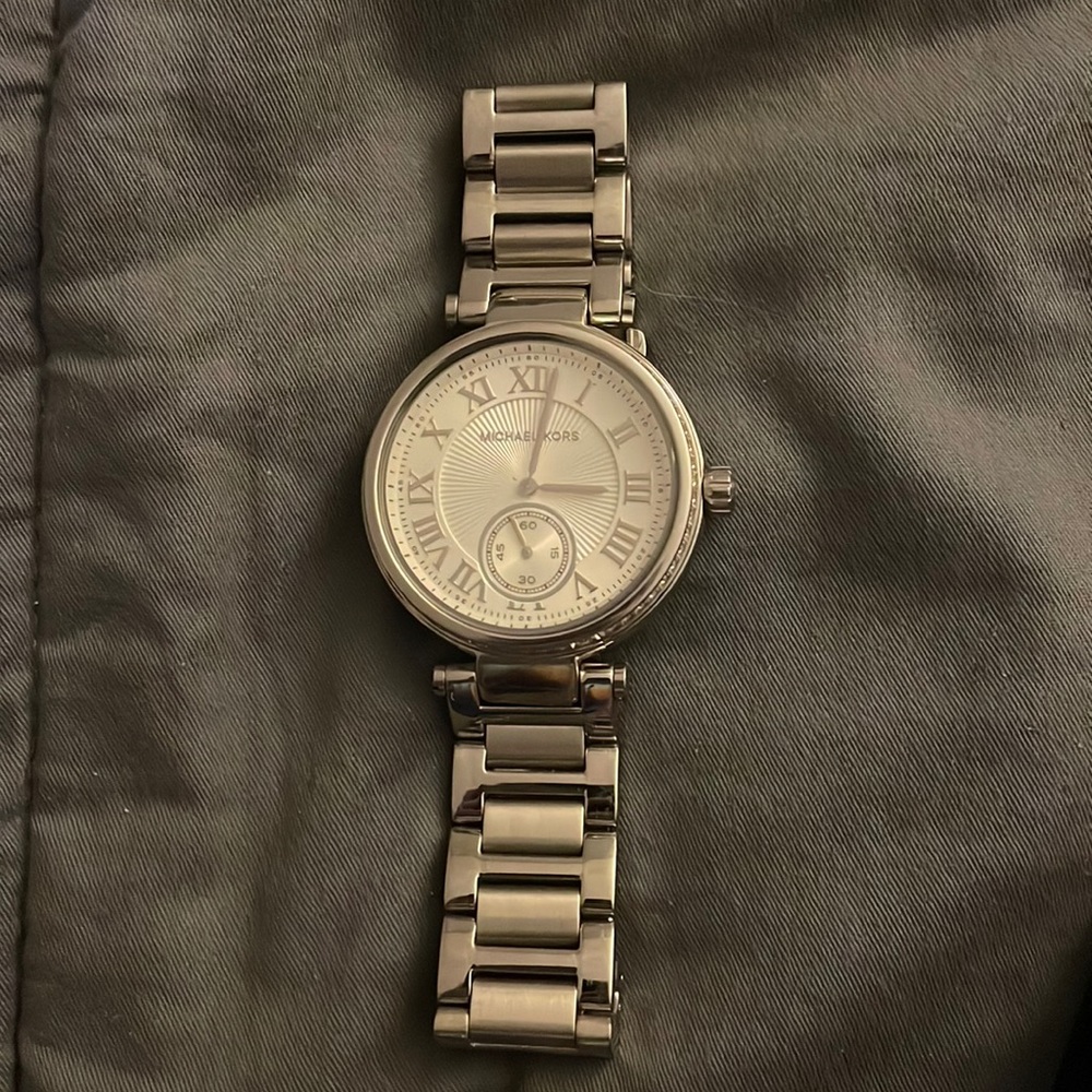 Michael Kors MK5866 Stainless steel ladies watch.